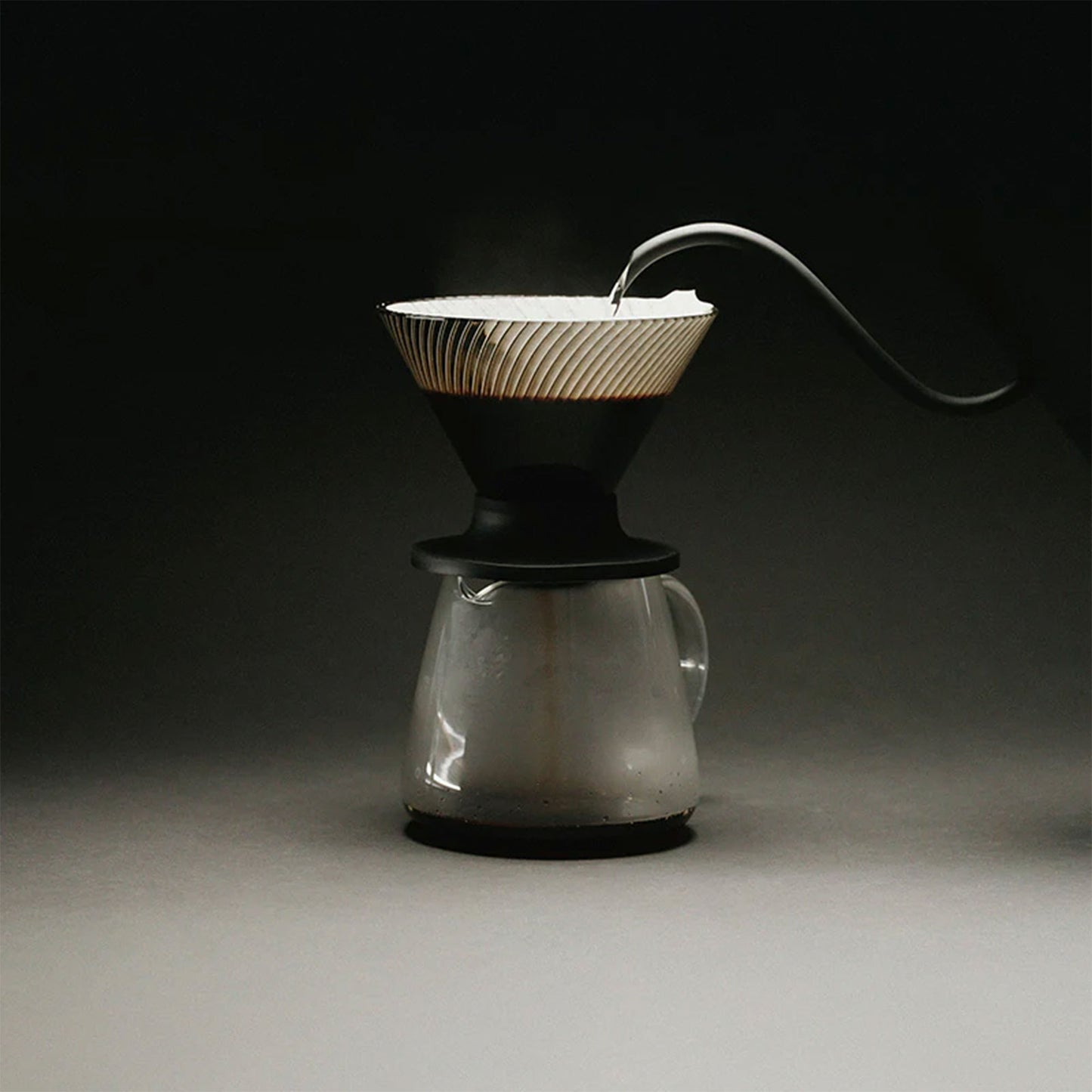 HARIO - Dripper Neo 4 cups black